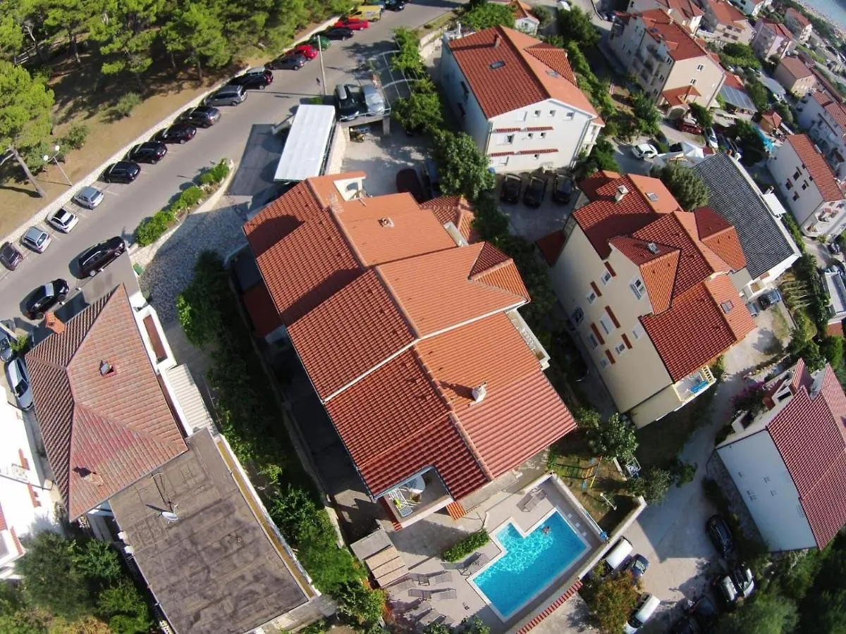 Apartments Miranda Lopar