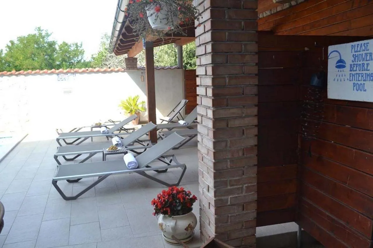 Apartments Miranda Lopar