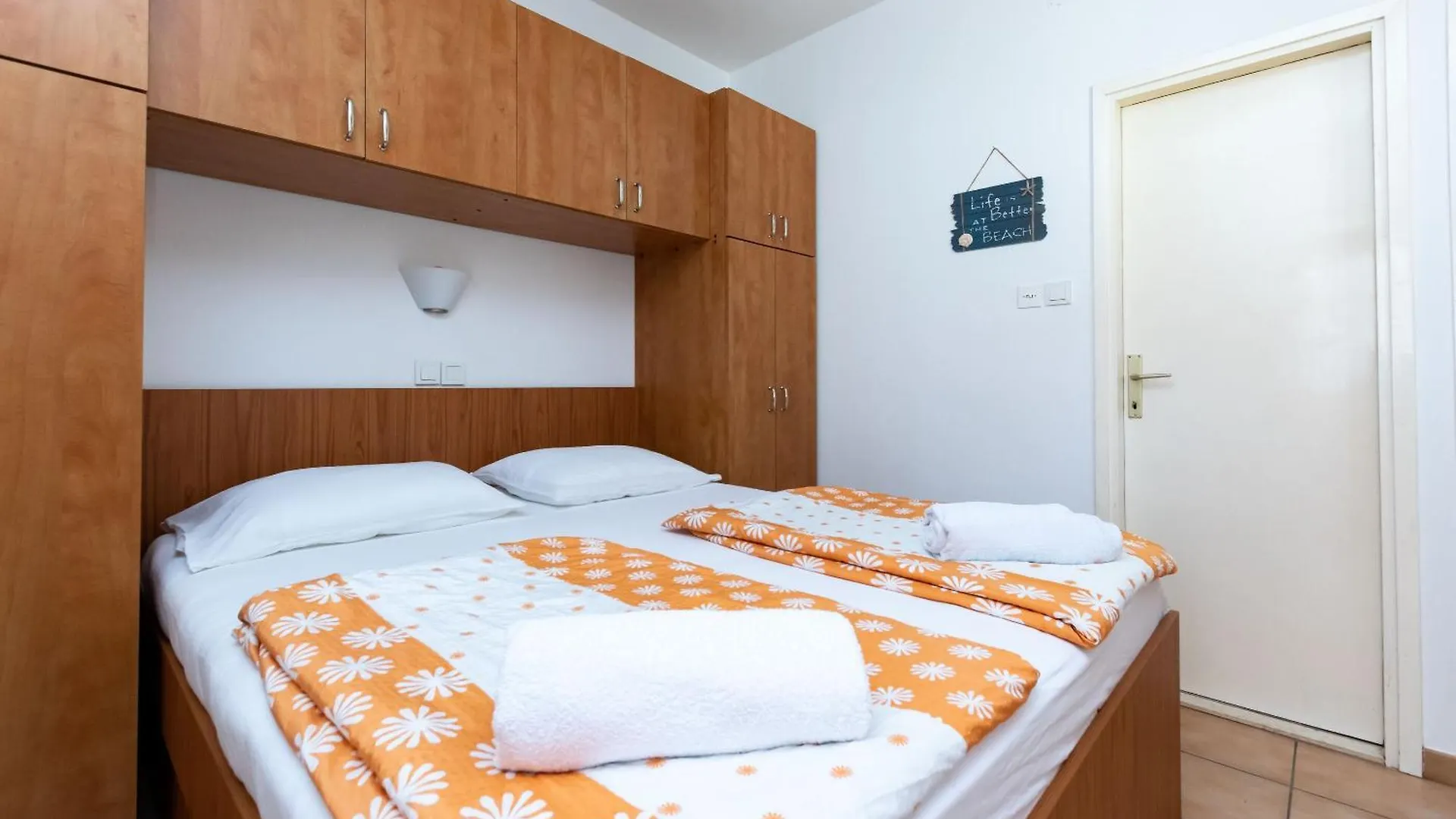 Apartments Miranda Lopar