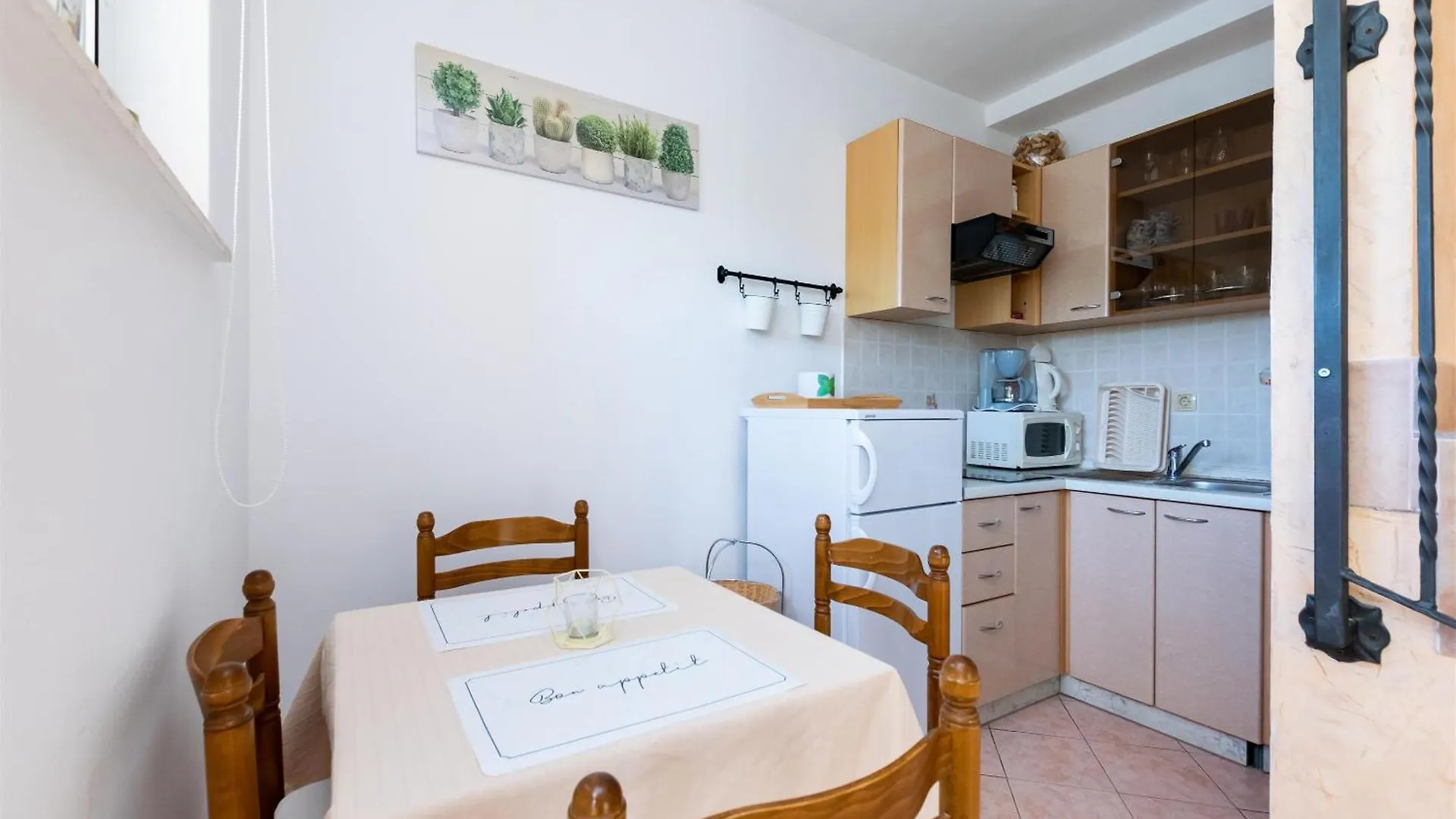 Apartments Miranda Lopar 0*,