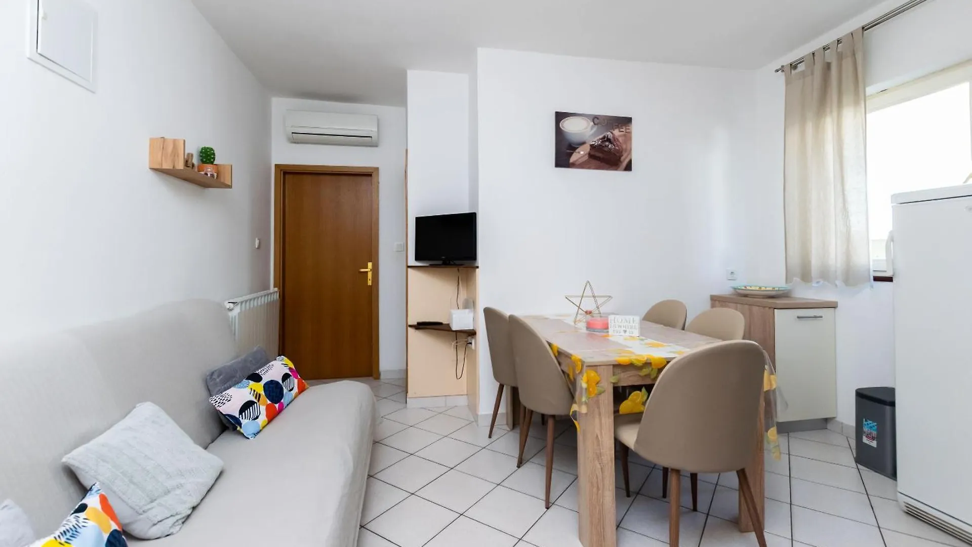 Apartments Miranda Lopar
