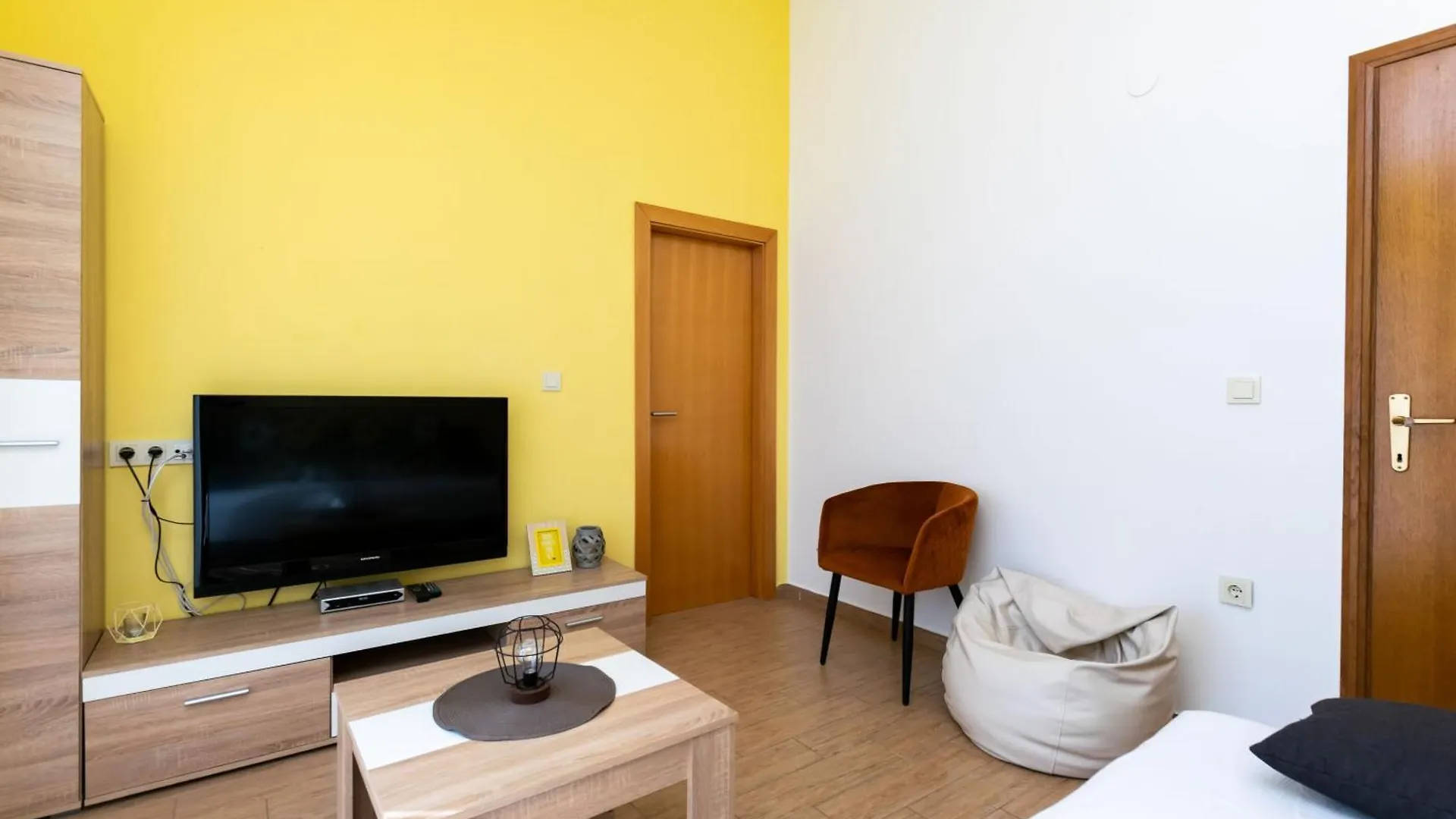 Apartments Miranda Lopar 0*,