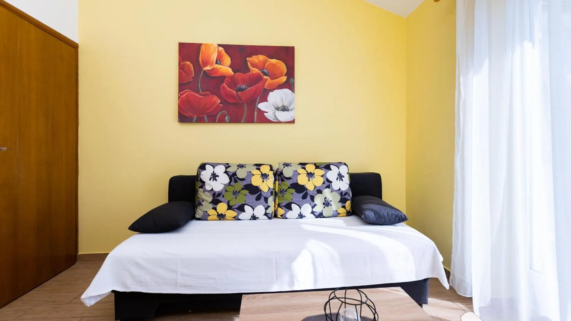 Apartments Miranda Lopar