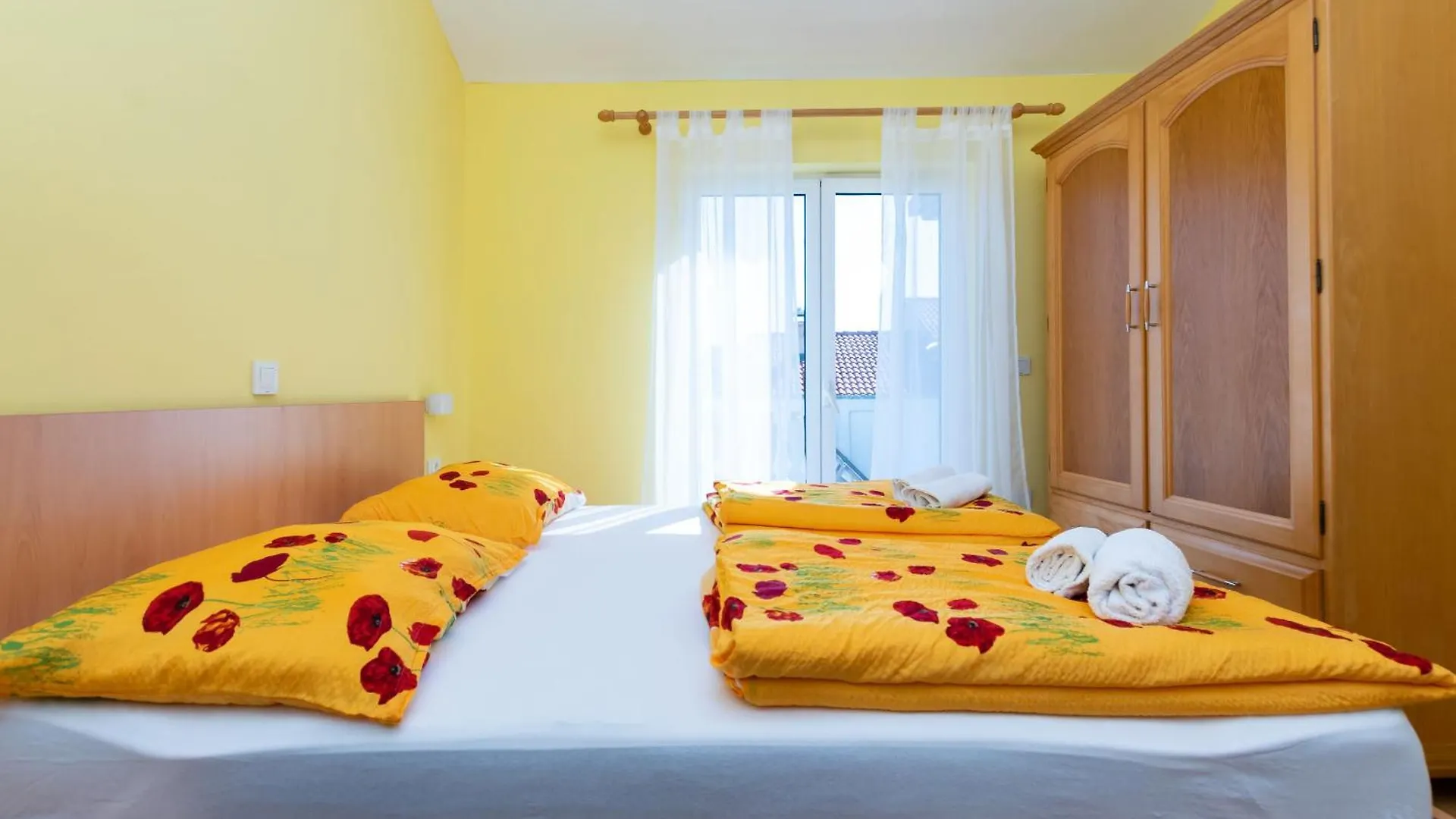 Apartments Miranda Lopar
