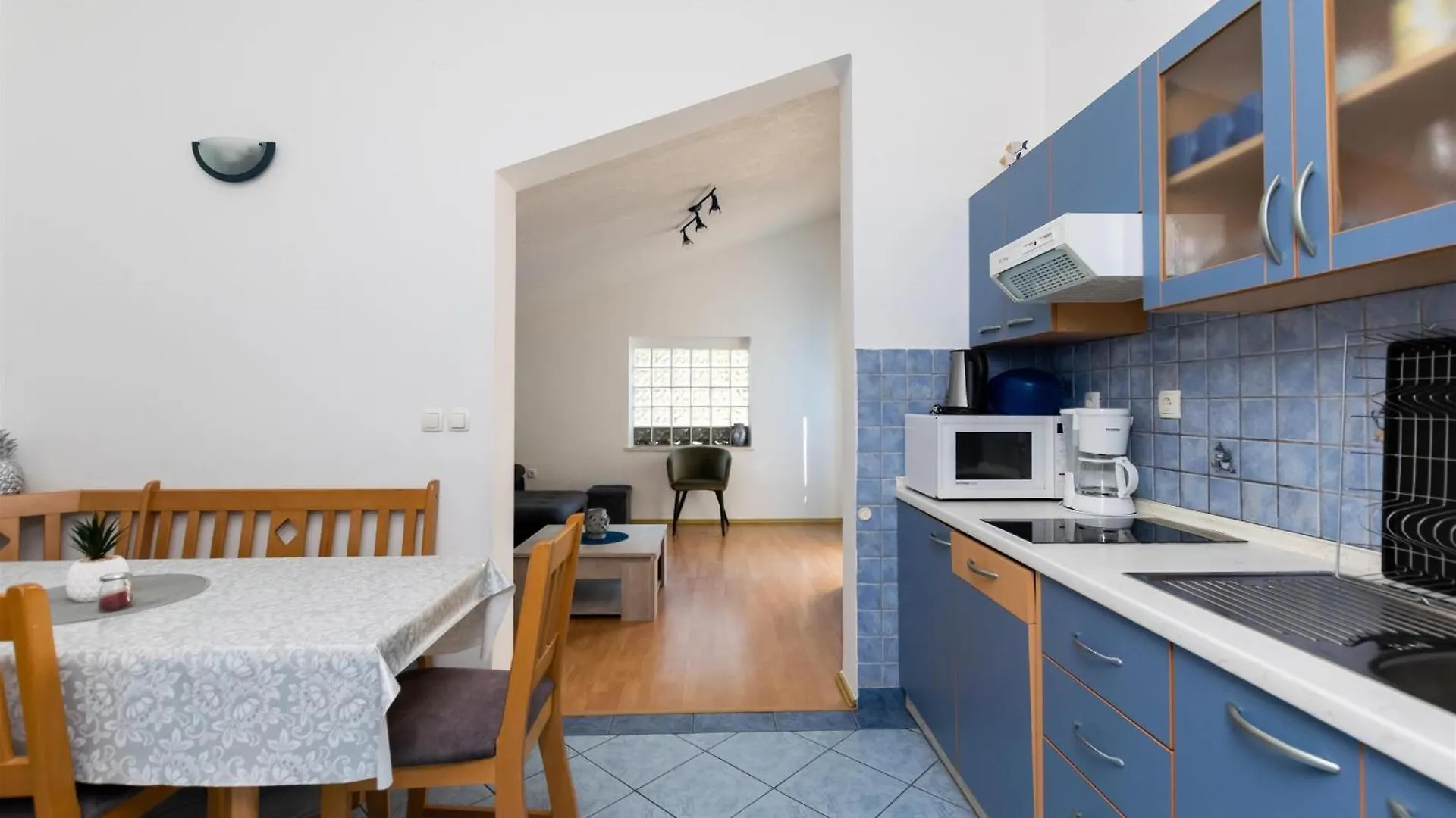 Apartments Miranda Lopar 0*,