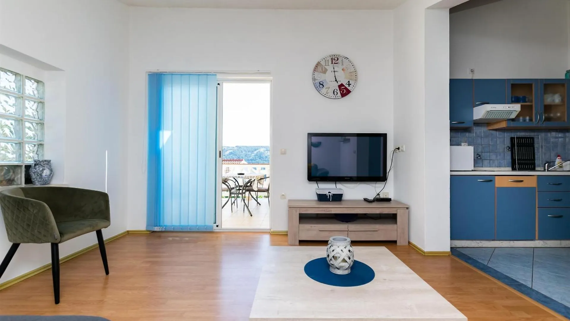 Apartments Miranda Lopar