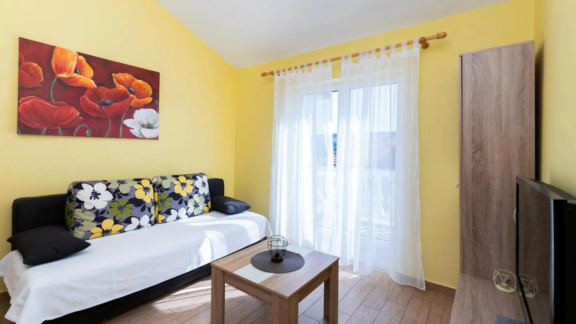 Apartments Miranda Lopar