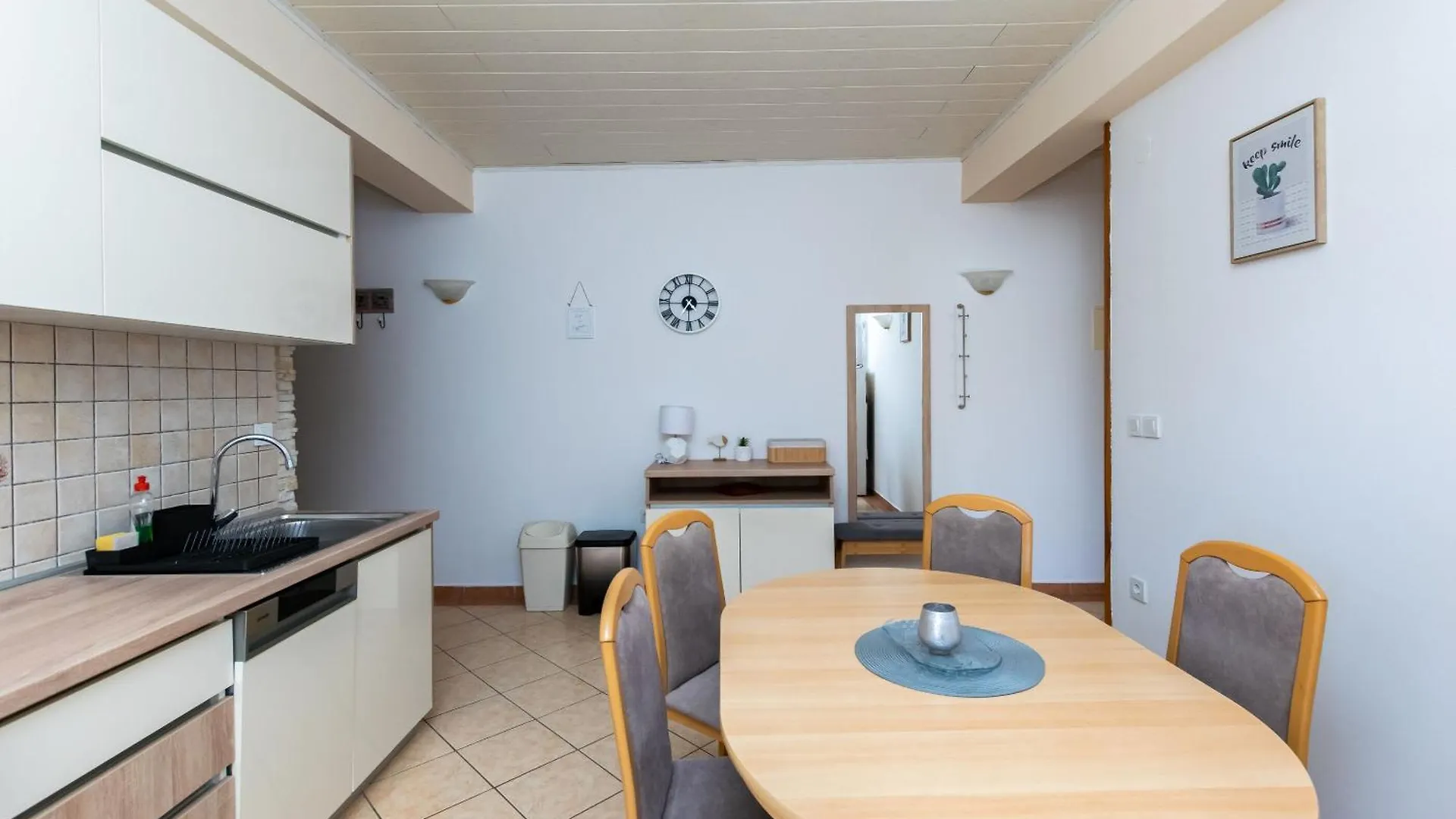 Apartments Miranda Lopar