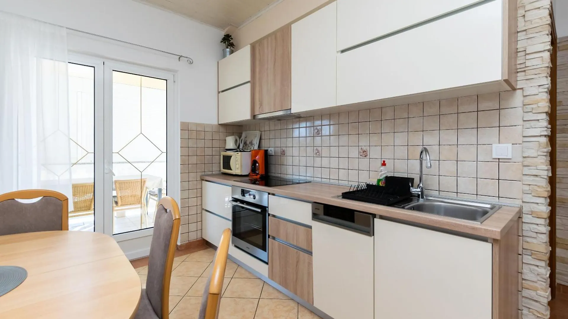 Apartments Miranda Lopar