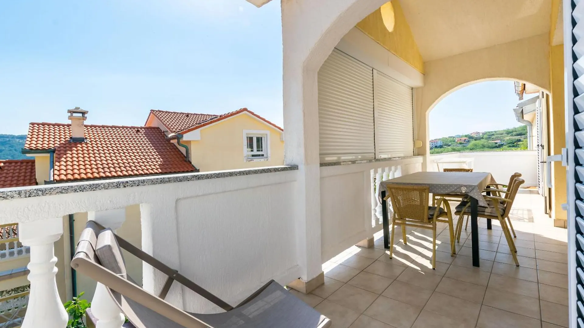 Apartments Miranda Lopar