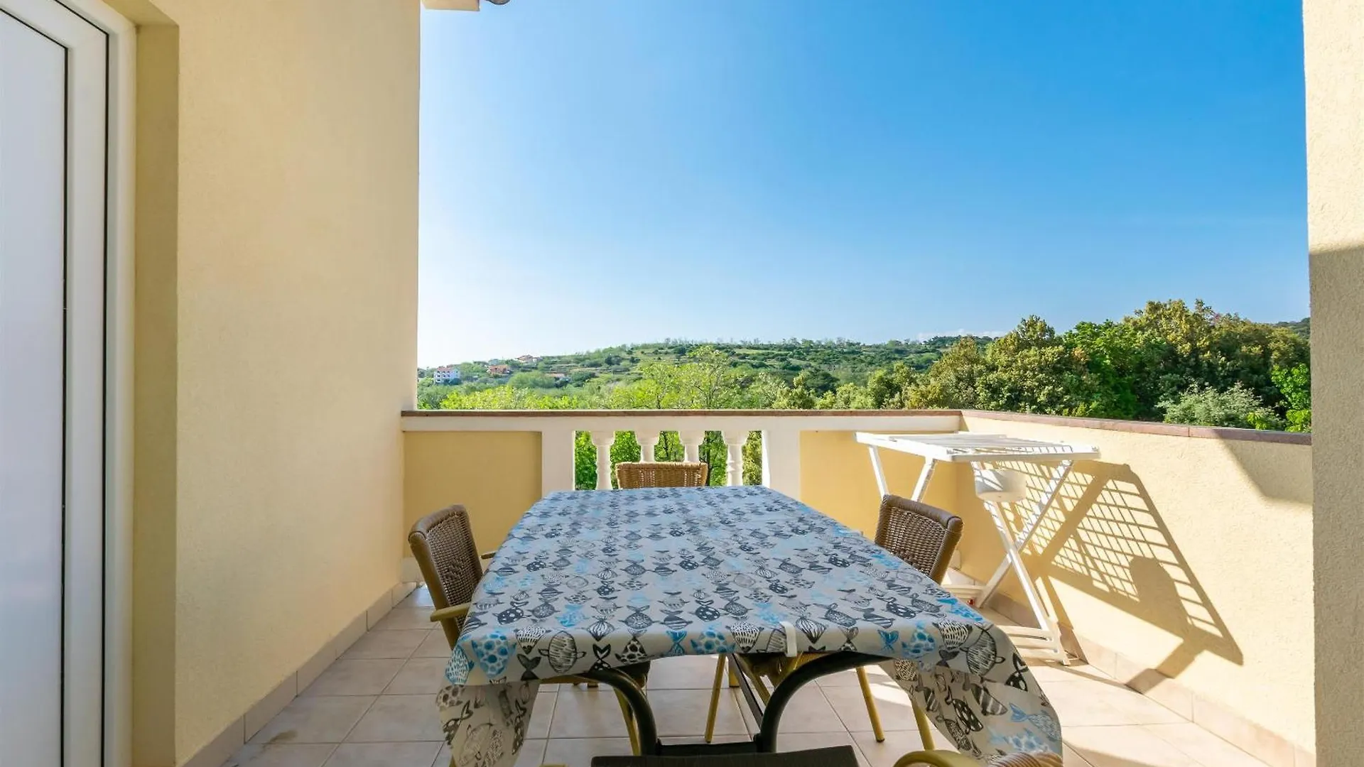 Apartments Miranda Lopar